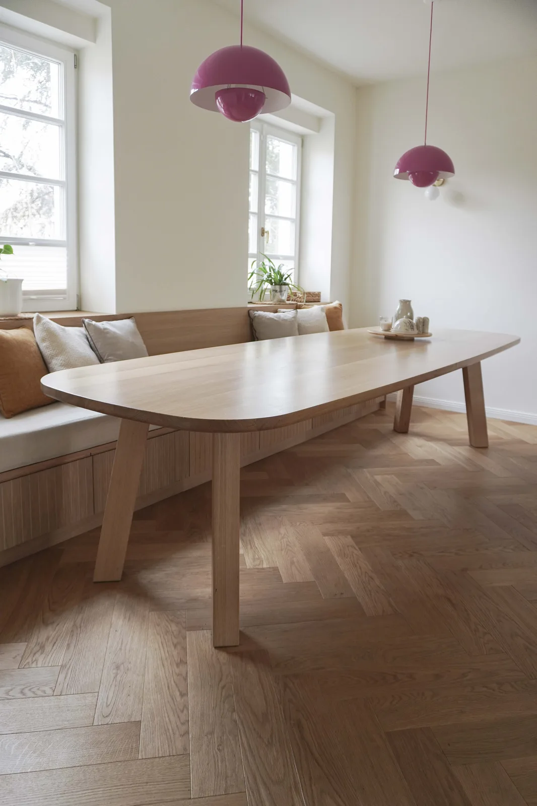 NOAH Massivholz-Esstisch von WALDRAUM