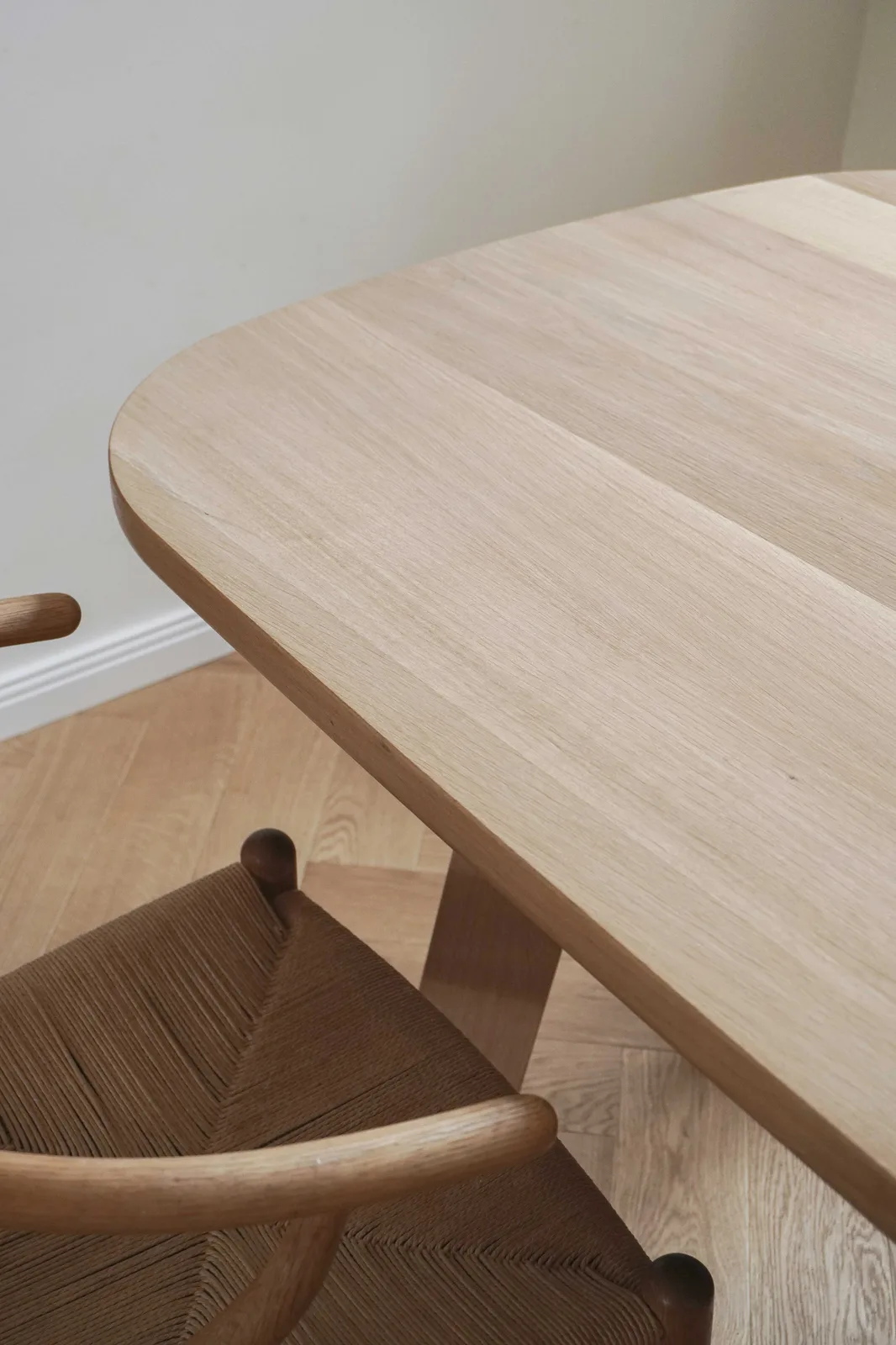 NOAH Esstisch Oberfläche