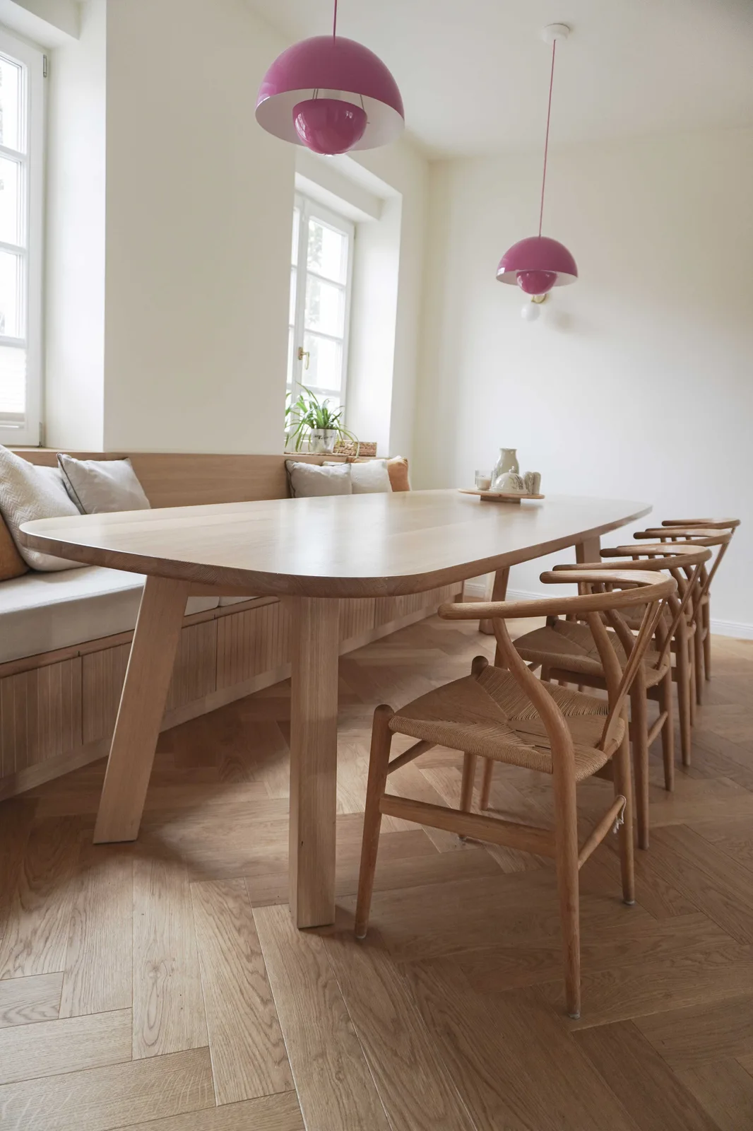 NOAH Esstisch im Raum